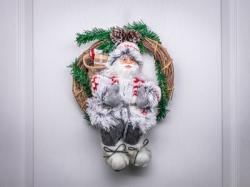 Dekorcia MagicHome Vianoce, Santa sediaci vo venci, veniec, 30 cm